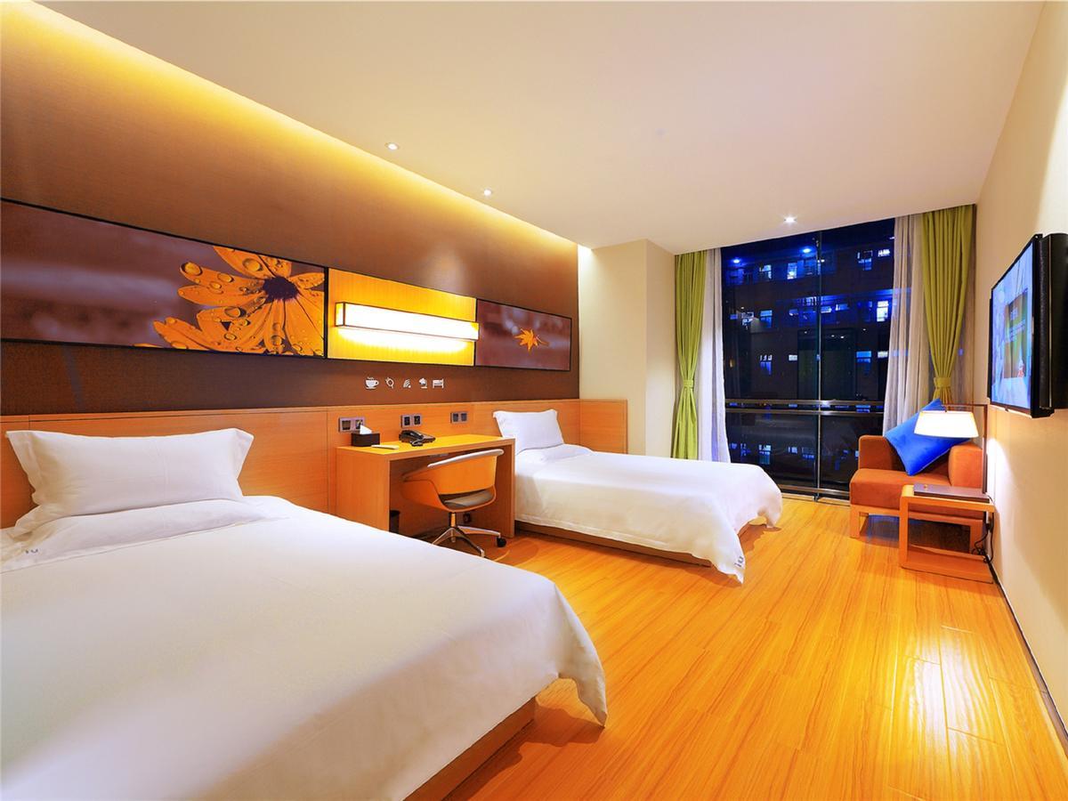 Iu Hotel Ruoyang Yiyang Wenhua Road Luaran gambar